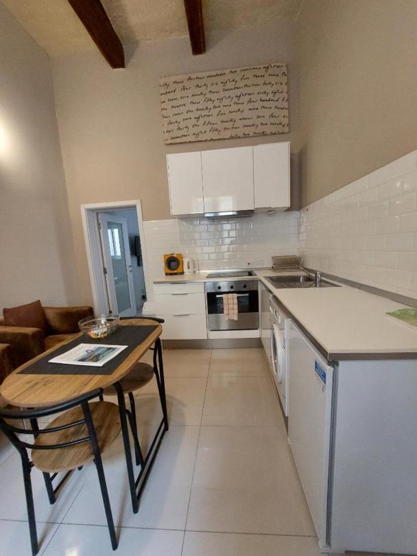 Central & Cozy - 1 Bedroom Apartment Valletta Luaran gambar